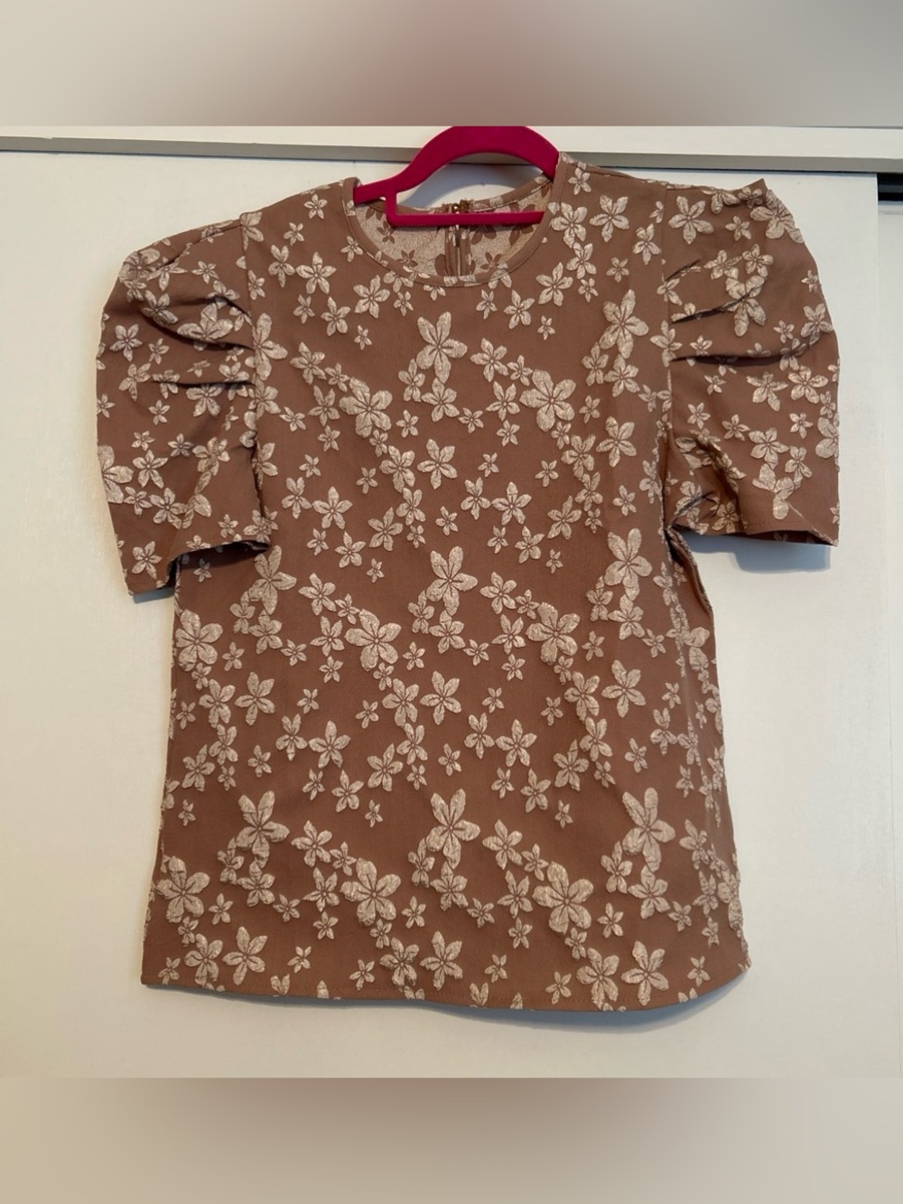 Puff-Sleeve Floral Blouse in Brown